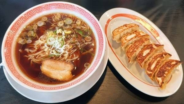 幸楽苑 郡山ブラッック素らーめん餃子セット.jpg