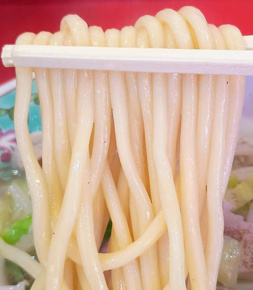 思案橋ラーメン ちゃんぽん 麺.jpg