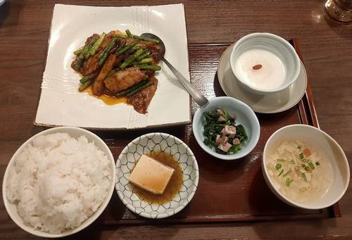 手包餃子816餃子飯店 四川風回鍋肉ディナーセット.jpg