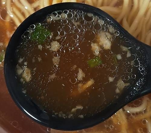 日清食品 丸源ラーメン 熟成醤油 肉そば スープ.jpg