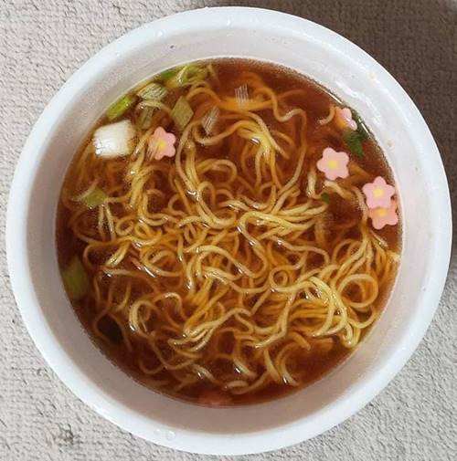 日清食品 日清麺職人 濃いだし 煮干し醤油.jpg