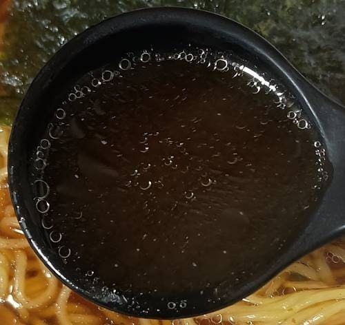 日清麺職人 醤油 スープ.jpg