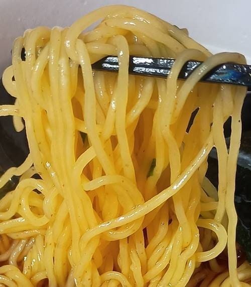 日清麺職人 醤油 麺.jpg