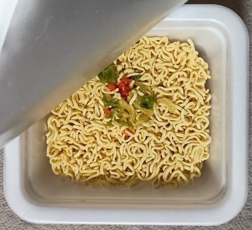 明星 チャルメラ とり野菜みそ焼そば(1).jpg