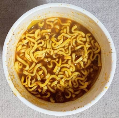 明星 チャンピオンカレー監修 濃厚カレーラーメン.jpg