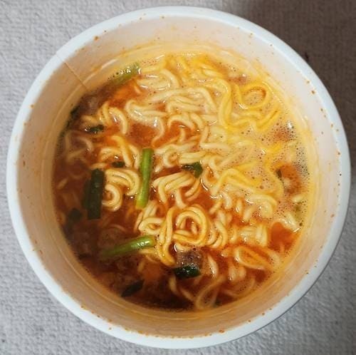 明星 モード学園コラボ 辛DEMO幸 ハニーバター風旨辛チゲラーメン.jpg