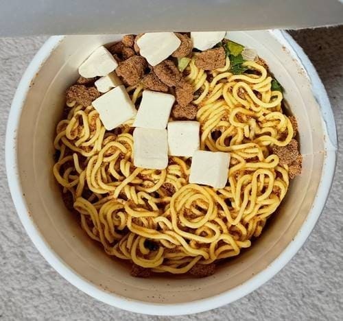 明星 中華三昧タテ型 四川飯店 麻婆豆腐麺(1).jpg