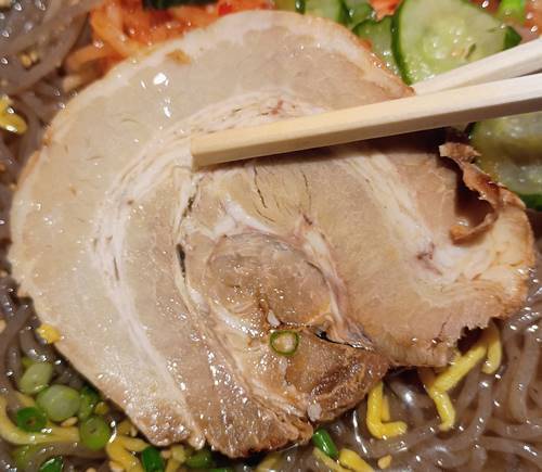 春香苑 冷麺 チャーシュー.jpg