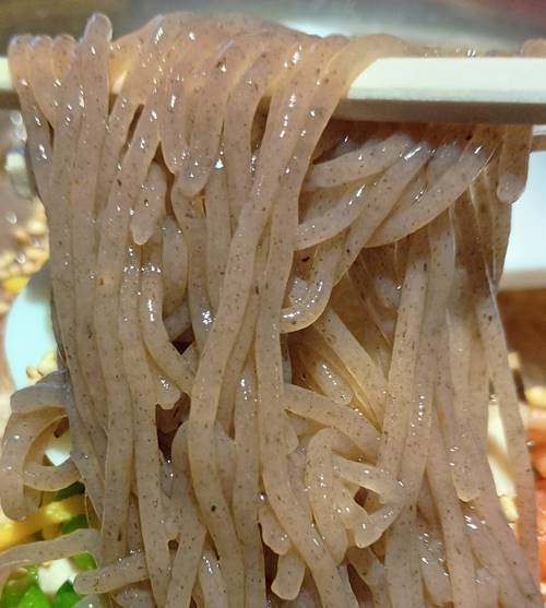 春香苑 冷麺 麺.jpg