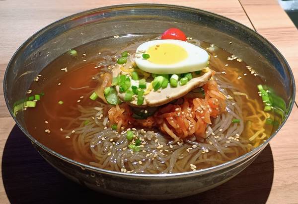 春香苑 冷麺(1).jpg