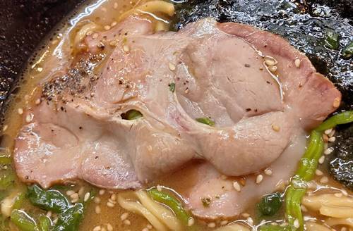 横浜ラーメン とんこつ家 チャーシュー.jpg