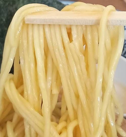 横浜家系ラーメン 武骨家 和風中華そば 麺.jpg