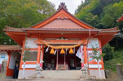 浮羽稲荷神社 拝殿.jpg