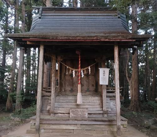 涼ヶ岡八幡神社 亀齢社.jpg