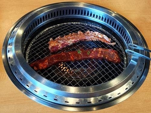 焼肉きんぐ きんぐコース 壺漬けドラゴンハラミ&きんぐカルビ(1).jpg