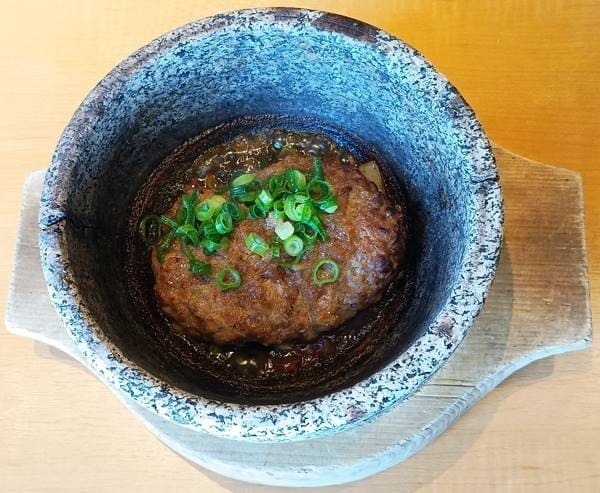 焼肉きんぐ きんぐコース 石焼牛タンバーグ.jpg