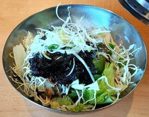 焼肉きんぐ たっぷり韓国海苔のチョレギサラダ.jpg