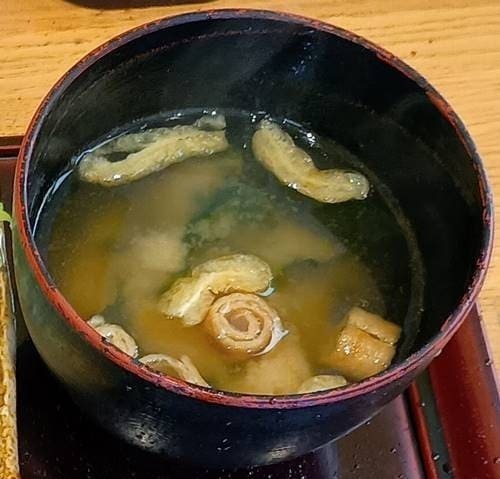 熟成とんかつ まる兵衛 小さめ味噌ヒレカツ 味噌汁.jpg