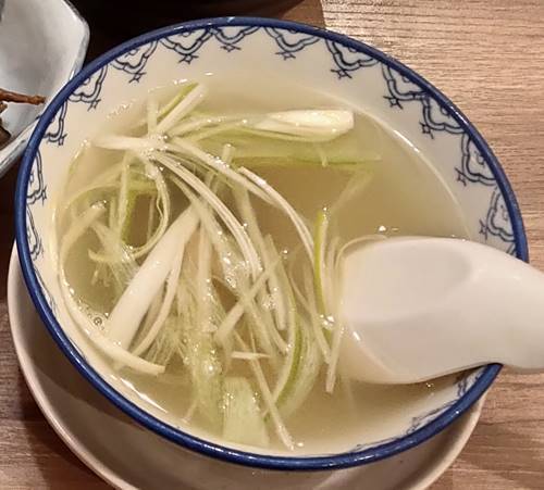 牛たん炭焼 利休 牛たん定食 テールスープ.jpg