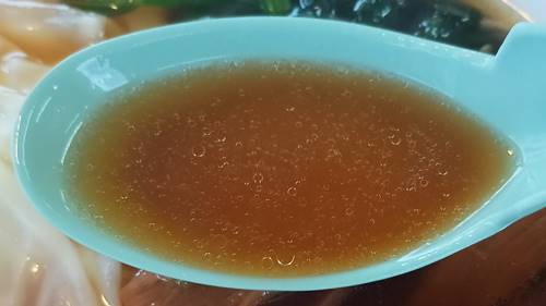 牛太楼 ワンタンメン スープ.jpg