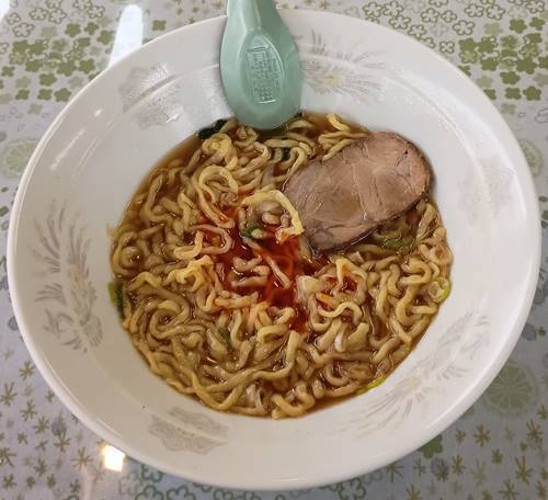 牛太楼 ワンタンメン 辣油投入.jpg