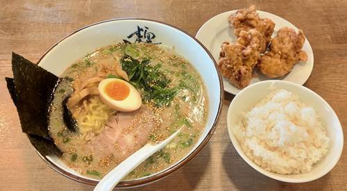 究極ラーメン横濱家 塩とんこつラーメン 鶏の唐揚げAセット.jpg