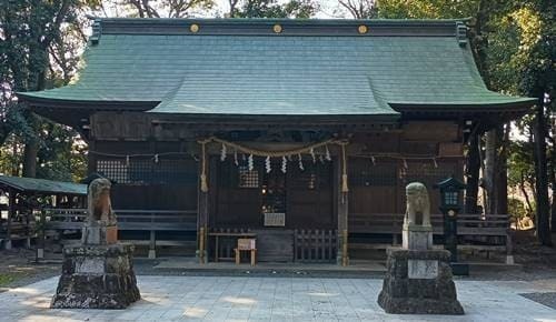 諏訪八幡神社 拝殿.jpg