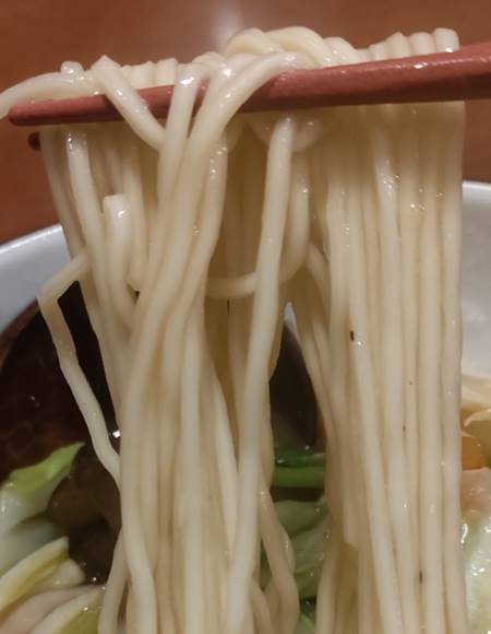 餃子食坊やまと 海老五目あんかけらぁ麺 麺.jpg